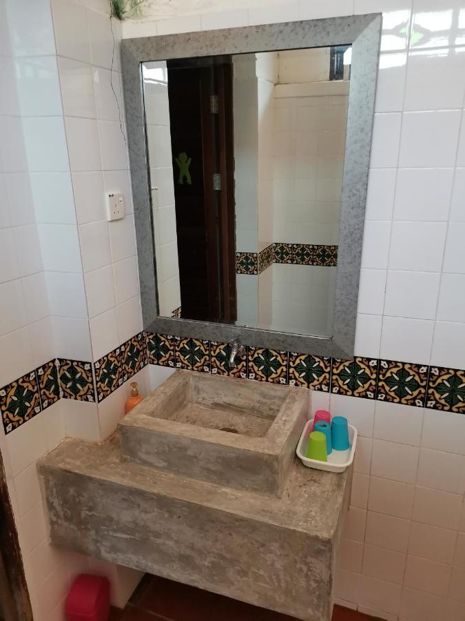 Rangoon Residences + George Town Ngoại thất bức ảnh