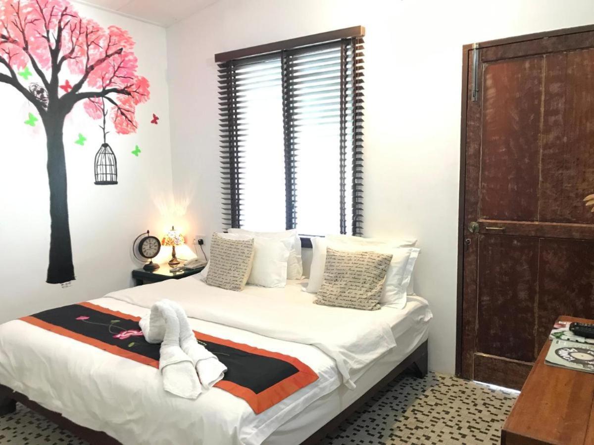 Rangoon Residences + George Town Ngoại thất bức ảnh